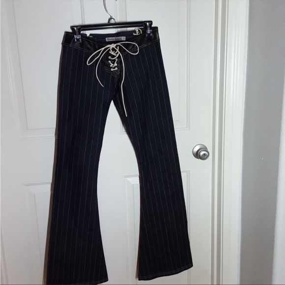 LOOKING FOR - Picture 2 of 13